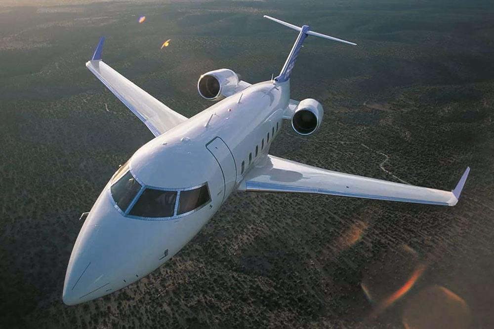 Bombardier Challenger 605 exterior