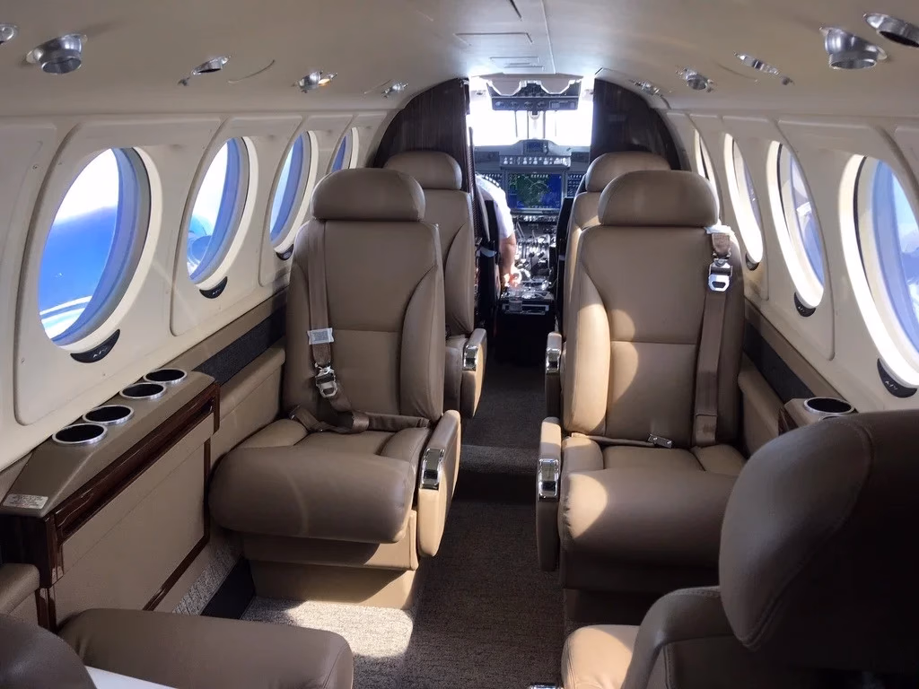 Beech King Air 200 GT cabin